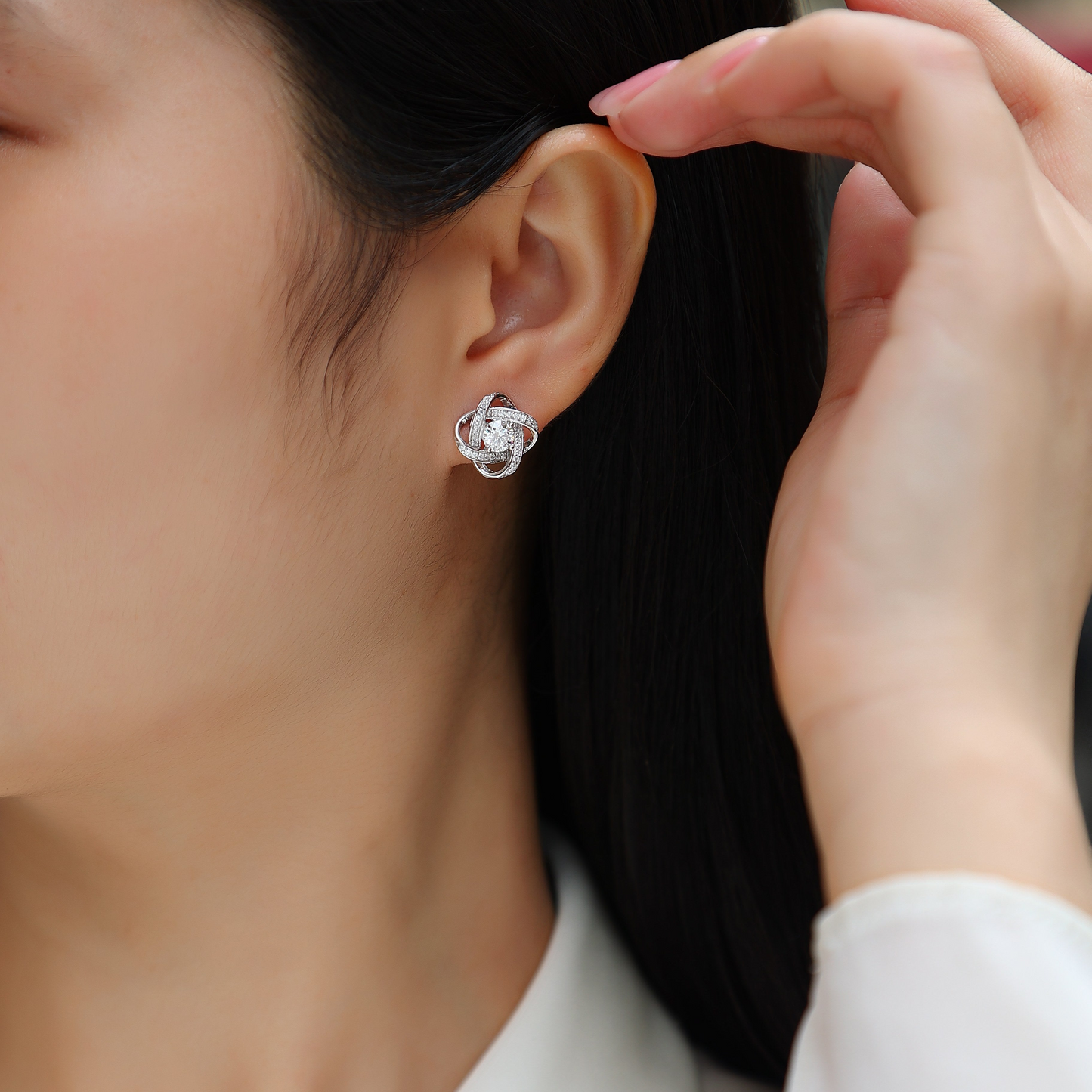 Hope Beam Moissanite Stud Earrings | S925 Sterling Silver