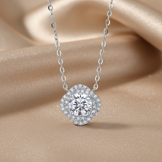 Lucky Flower Moissanite Pendant Necklace | S925 Silver Platinum-plated