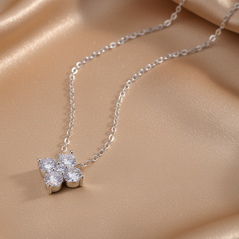 Lucky Four-Leaf Clover Moissanite Pendant Necklace | S925 Silver Platinum-plated