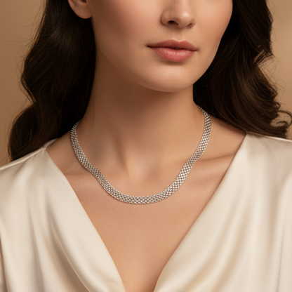 Model wearing Wide Link Chain Necklace